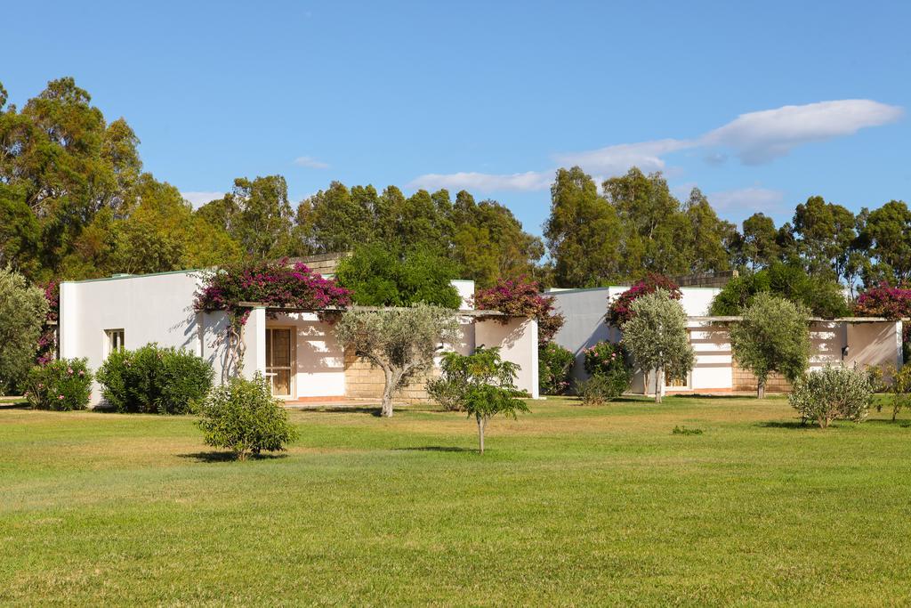 Club Esse Sunbeach Hotel Squillace Exterior photo